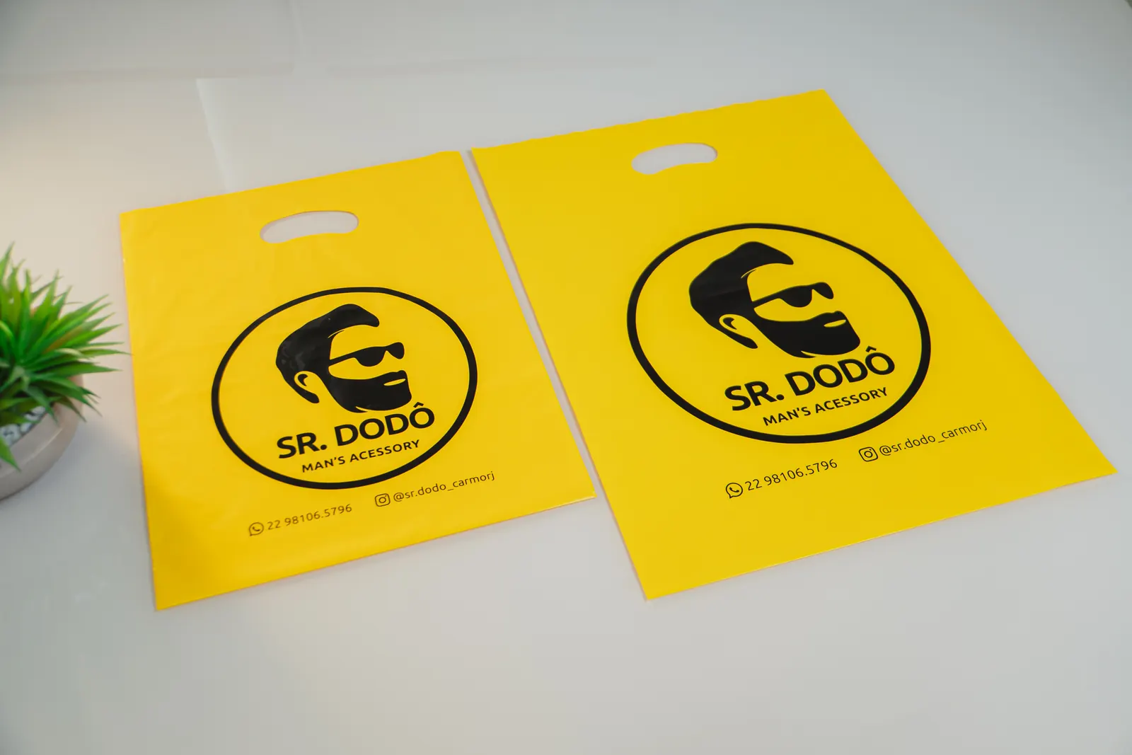 Sacolas plásticas amarelas personalizadas Sr. Dodô Man's Accessory